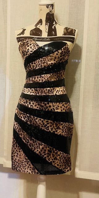 Vestido de fiesta estampado leopardo ylentejuelas 