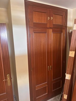 Puertas y armarios madera sapelly
