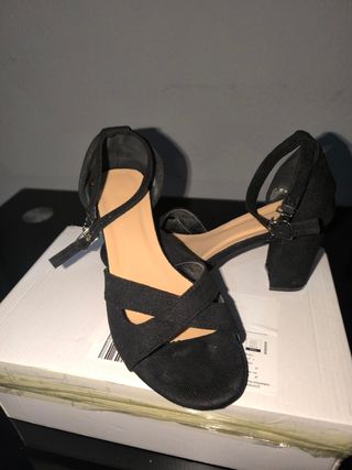 Zapatos de tacón negros
