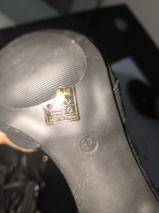 Zapatos de tacón negros