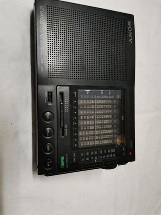 Radio Portátil Sony 12 Bandas ICF-7601
