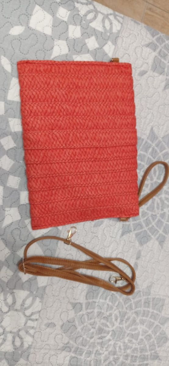 Bolso de mano o bandolera tejido
