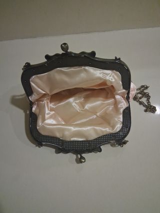 Elegante bolsito de pedrería dorado y rosa