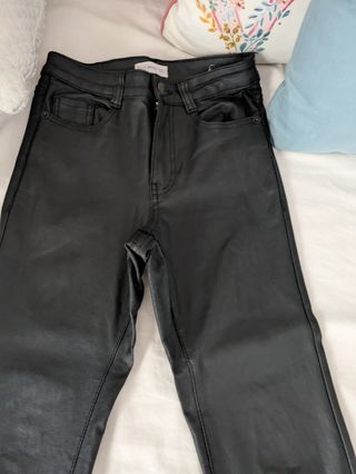 Pantalón engomado Mango Talla XS
