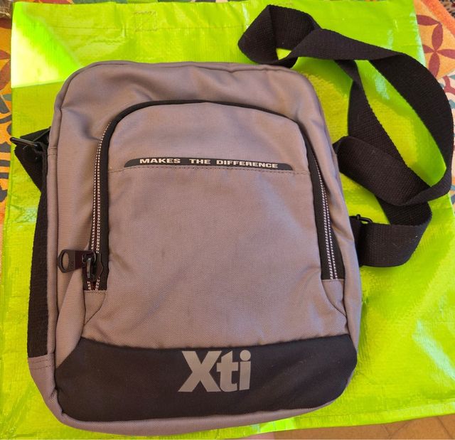 Bandolera Xti Negra y Gris