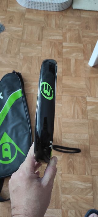 Pala de pádel Bullpadel y funda Dunlop