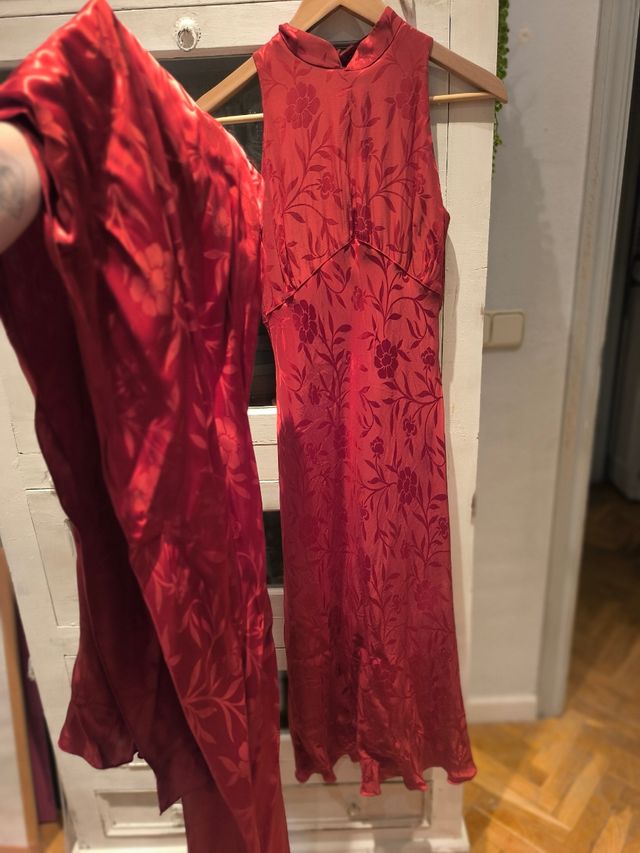 Vestido de fiesta rojo.