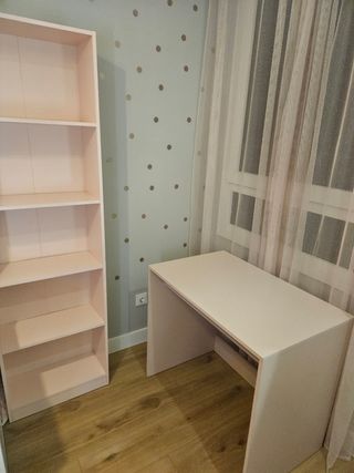 Conjunto Estantería, Escritorio y Silla .No envio.