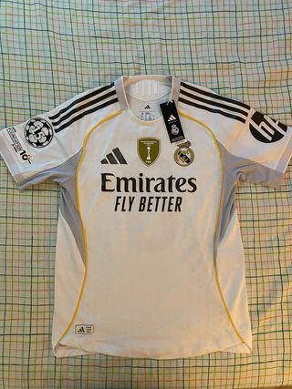 Camiseta Oficial Real Madrid 25/6 Talla M Valverde