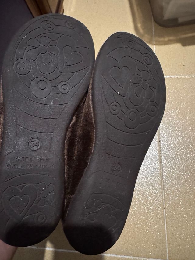 Merceditas niña marrón