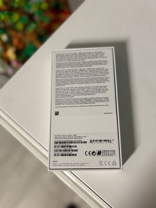 Scatola vuota iPhone 12 nero con adesivi