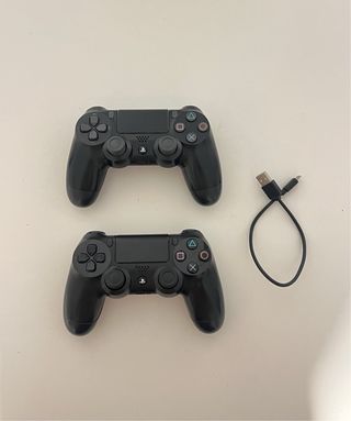 PS4 Pro (playstation 4) 1TB Negra + 2 Mandos