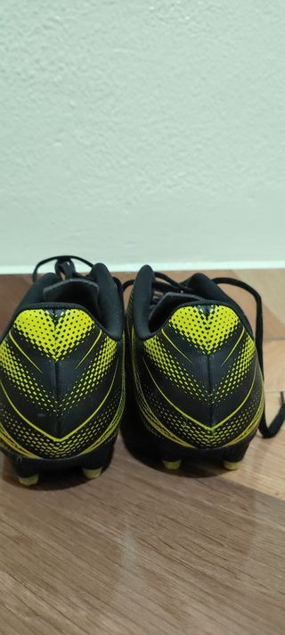Botas de fútbol Puma Talla 42 Negras/Amarillas