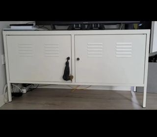 Mueble de metal blanco Ikea