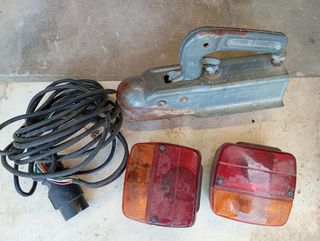 Focos, enganche y cableado de remolque