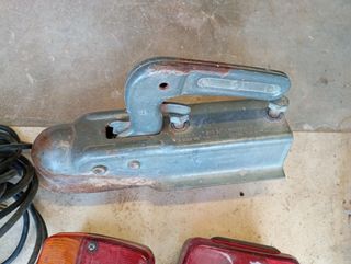 Focos, enganche y cableado de remolque