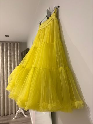 Falda de tul amarilla de la tienda Koker