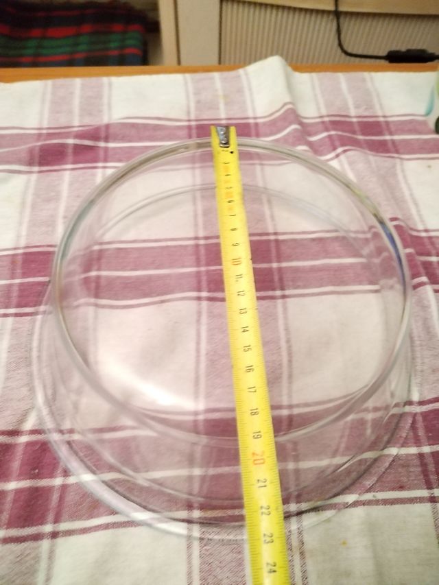 Fuente de vidrio transparente