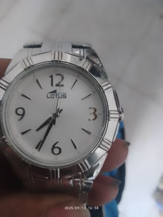 Reloj Lotus Mujer Plata y Blanco