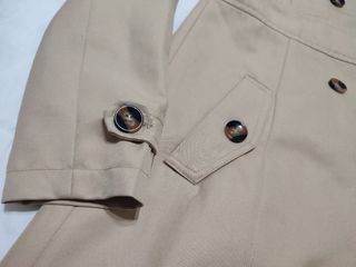 Gabardina Name it Beige 
Talla 13 años - 158 cm