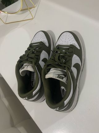 Nike Dunk low Verde Oliva Talla 38.5