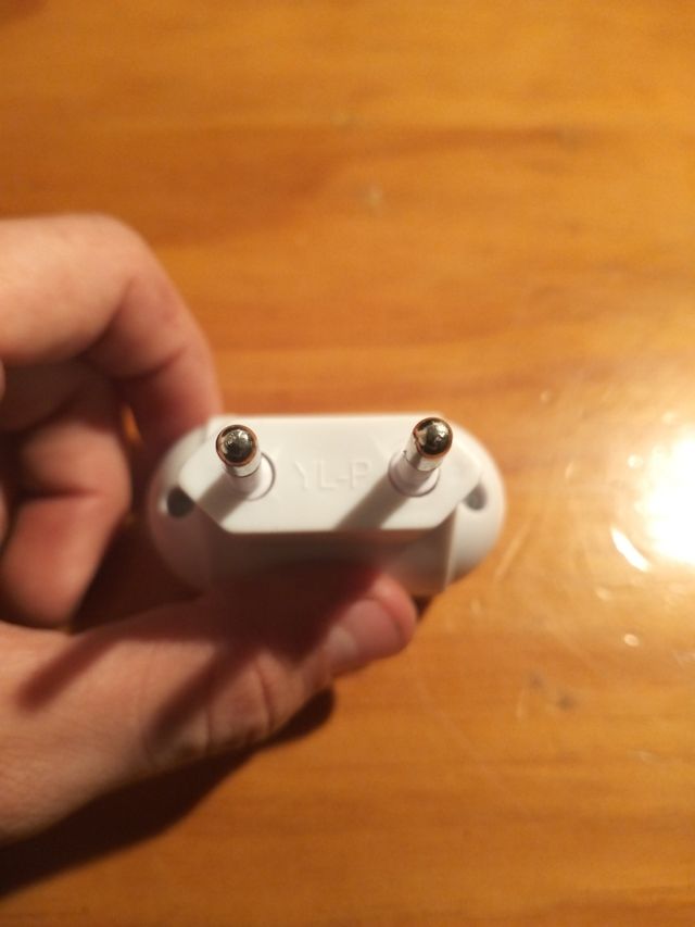 Enchufe para mosquito blanco