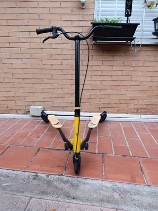 Patinete 3 ruedas amarillo y negro