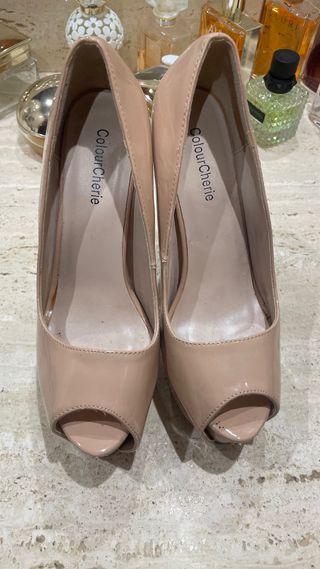 Zapatos de tacón beige