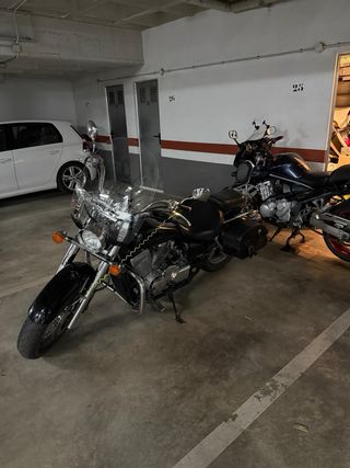 Moto Honda Shadow Negra
61.000km