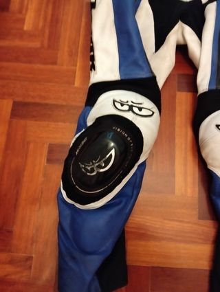 Mono Berik Talla L Blanco/Azul/Negro