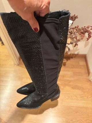 Botas Uterqüe Piel Negras. Entrega en mano