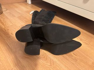 Botas Uterqüe Piel Negras. Entrega en mano