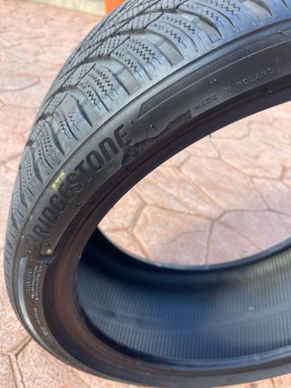 Neumáticos Bridgestone Invierno 245/35/20