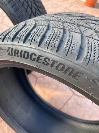 Neumáticos Bridgestone Invierno 245/35/20