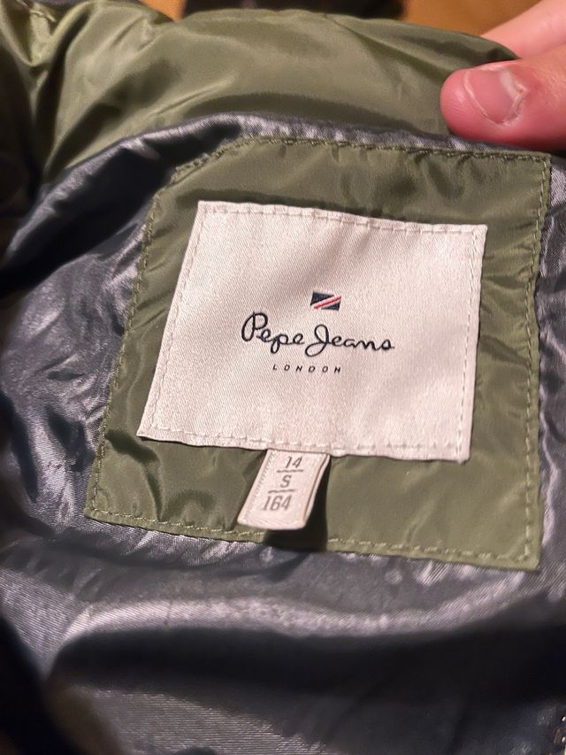 Abrigo verde casual acolchado