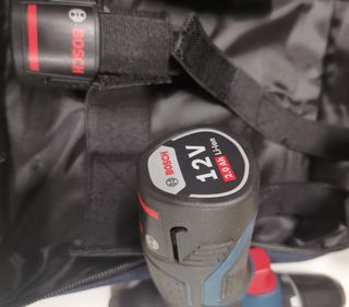 Taladro Bosch 12V con cargador y batería