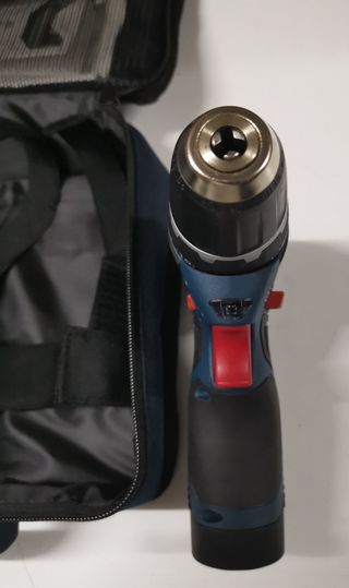Taladro Bosch 12V con cargador y batería