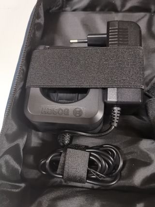 Taladro Bosch 12V con cargador y batería