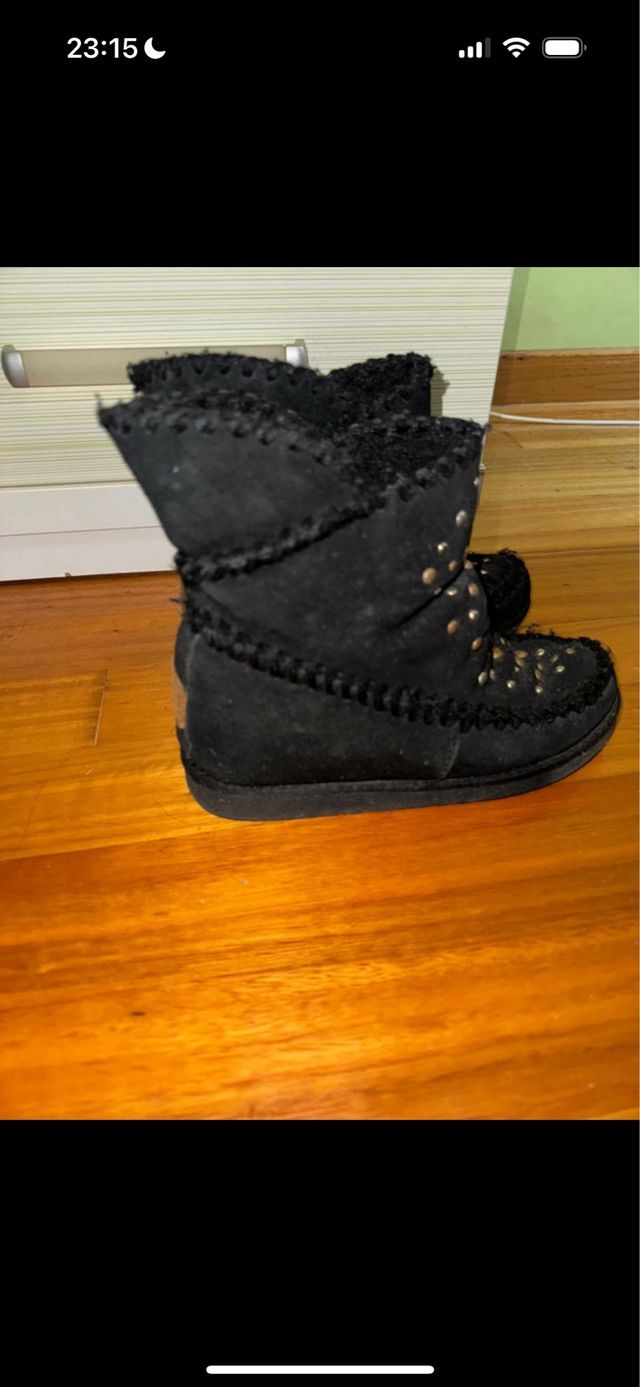 Botas Gioseppo pelo negras con tachuelas