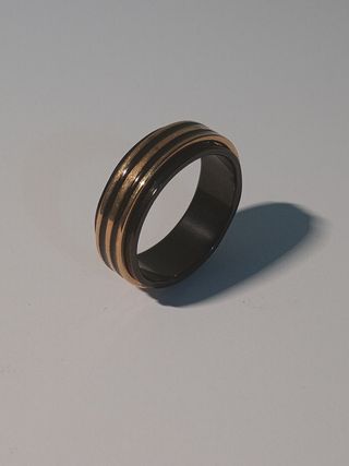 Anillo Negro y Dorado Talla 19