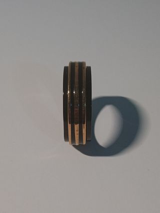 Anillo Negro y Dorado Talla 19