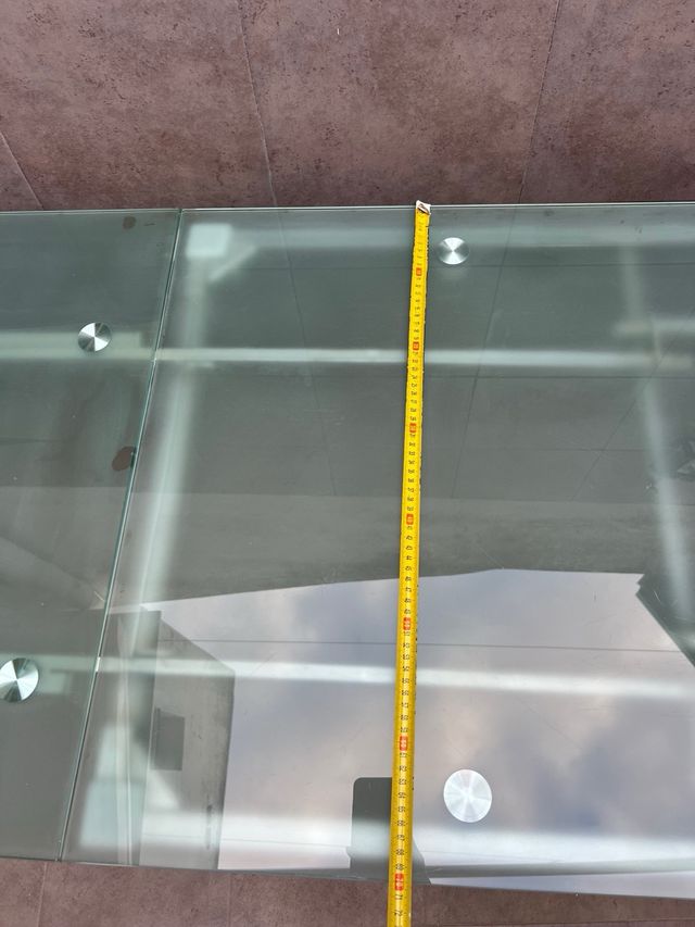 Mesa de cristal templado extensible y 4 sillas