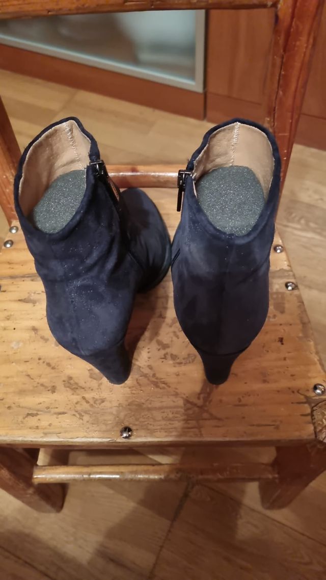 Botines tacón azul marino talla 38