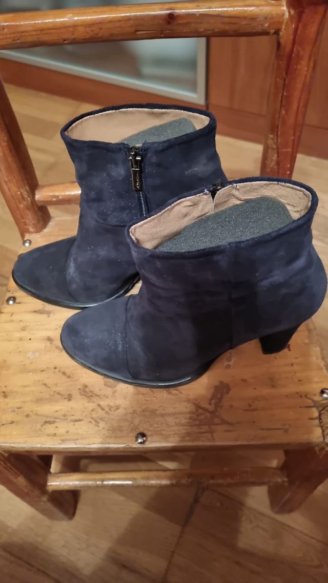 Botines tacón azul marino talla 38