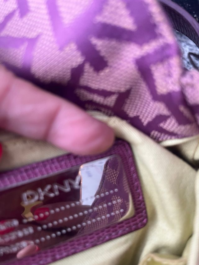 Bolso DKNY Morado y Beige