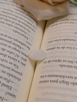 Ópalo multicolor ovalado