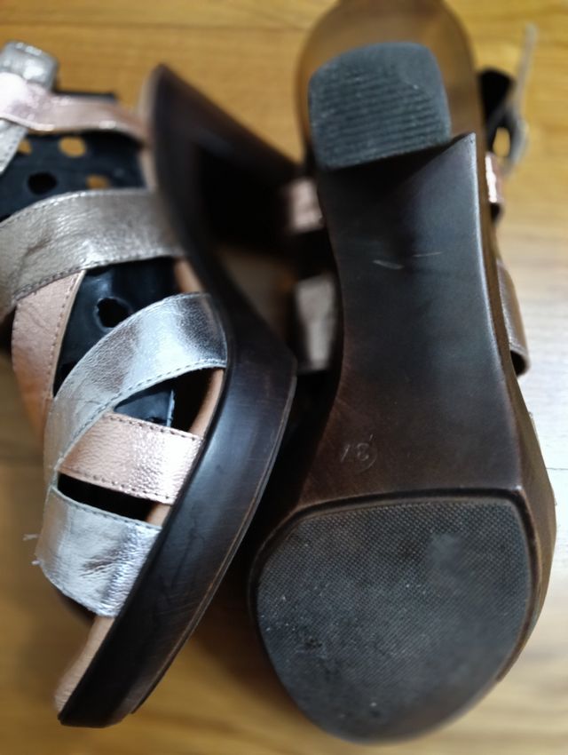 Sandalias de piel tacón 37