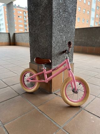 Bicicleta infantil rosa MUNDOCLICK