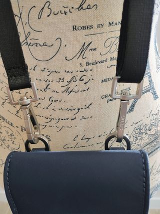 Bandolera Guess azul marino 