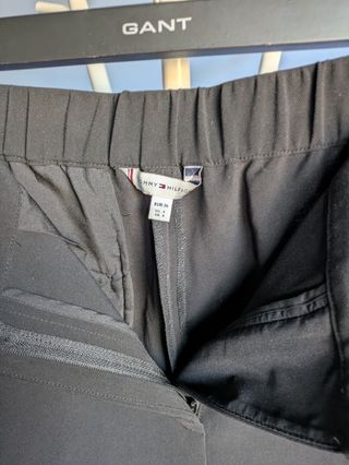 Pantalón negro fluido T. Hilfiger T. 36